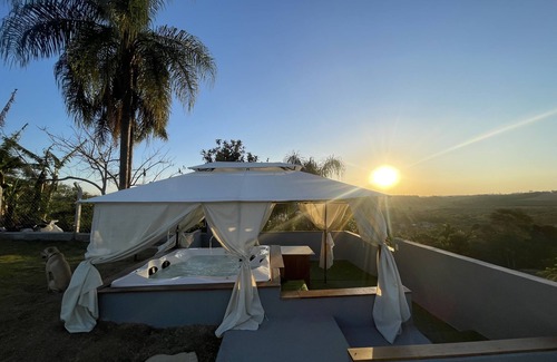 Pilar Do Sul Cottage | Jacuzzi with Valley View - Pet-Friendly Family Retreat!