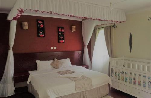 Ringa Cabin | Discover Jabali Country Lodge: Oceanfront & Pet Friendly Stay