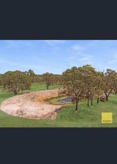 Deepwater House | Enjoy Nature at Jabiru Wetland Farmstay - Pet Friendly Retreat