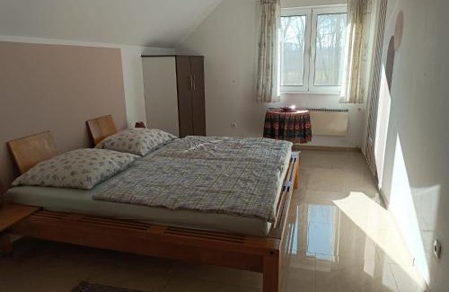 Mladenovac Apartment | Pet-Friendly Jablanicki Refugium with Hot Tub & 10/10 Rating