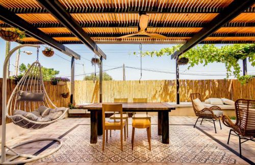 Zikhron Ya'aqov Bed & Breakfast | Experience Jabotinsky 37: A Top-Rated Hotel with Kitchen