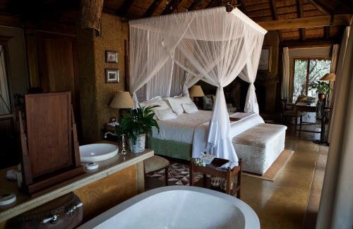 Thorny Bush Game Reserve Cabin | Experience Jabulani Safari: 5-Star Oceanfront Retreat