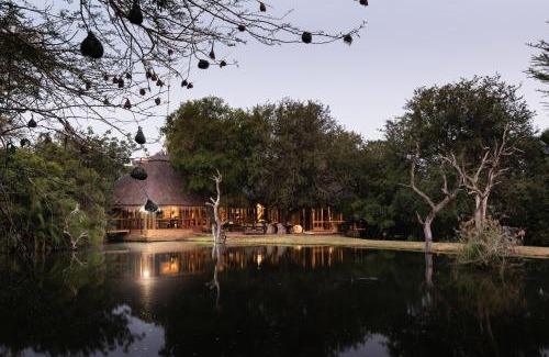 Thorny Bush Game Reserve Cabin | Experience Jabulani Safari: 5-Star Oceanfront Retreat