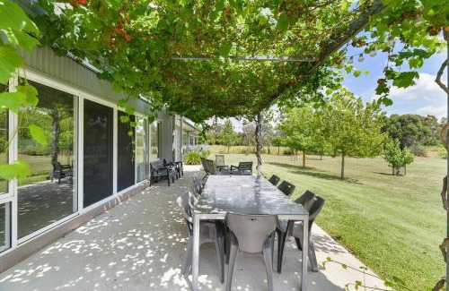Calare House | Jabulani - Entertainer's Paradise with Inviting Firepit