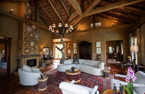 Thorny Bush Game Reserve Cabin | Explore Jabulani Safari: 5-Star Retreat with Private Pools