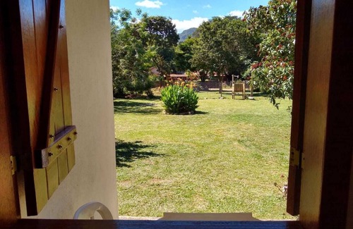 Jaboticatubas Ski Chalet | Pet-Friendly Getaway at Jacarandá Chalés - Liper Saw
