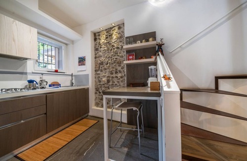 Udine Apartment | Cozy Jacaranda House with Kitchen & Breakfast Included