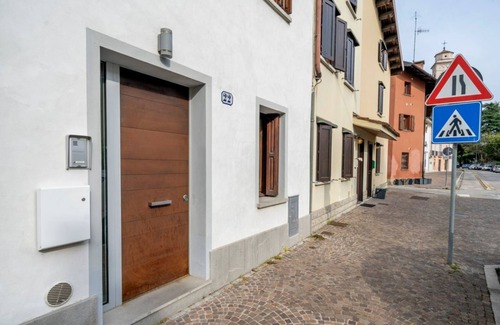 Udine Apartment | Cozy Jacaranda House with Kitchen & Breakfast Included