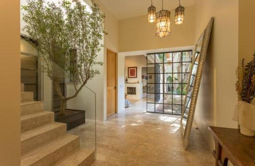 San Miguel de Allende Villa | Exceptional Jacaranda House: Family-Friendly with Pool