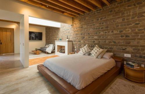 San Miguel de Allende Villa | Exceptional Jacaranda House: Family-Friendly with Pool