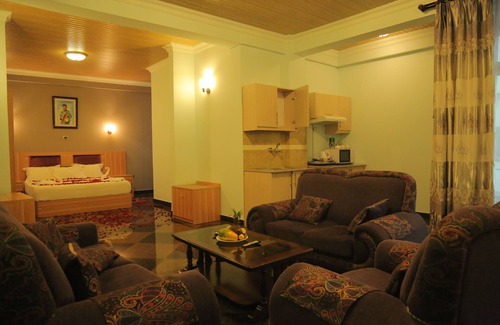 Bahir Dar Hotel | Elegant Jacaranda Hotel: Rated 9/10 with Spa & Restaurant