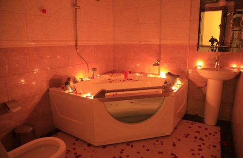Bahir Dar Hotel | Elegant Jacaranda Hotel: Rated 9/10 with Spa & Restaurant