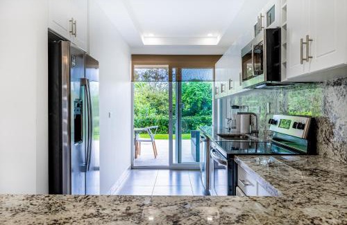 Villarreal Villa | Guest Rated 10/10: Jacarandas, 11 with Pool & Pet Friendly