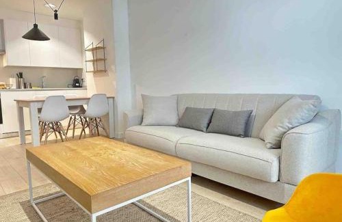 Vigo Apartment | Discover New Port with Free Parking & Family-Friendly Amenities