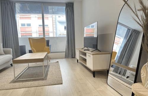 Vigo Apartment | Discover New Port with Free Parking & Family-Friendly Amenities
