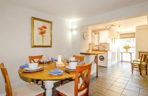 Easton on the Hill House | Charming Retreat at Jacks Cottage – Pet and Child Friendly