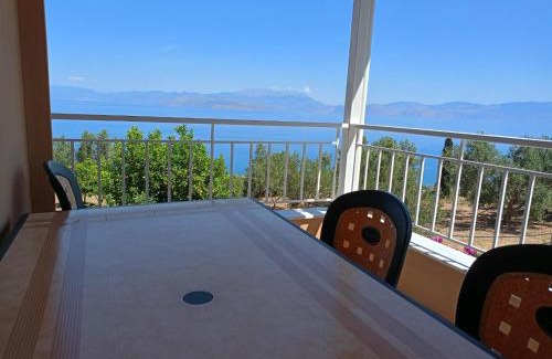 Xylokastro-Evrostina Apartment | Family-Friendly Retreat at Jack's Home Maisonette