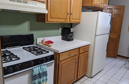 Monroe Apartment | Explore Jack's Joint Apt #4: Spa & Breakfast Included
