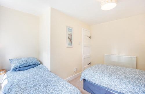 Knighton House | Unforgettable Getaway at Jackdaw Cottage - Pet & Child Friendly
