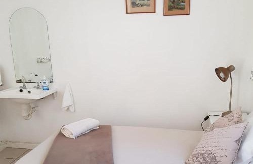 Berea Bed & Breakfast | Oceanfront Escape at Jackie's B&B with Spa and Pool