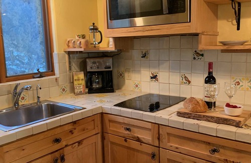 Durango Apartment | Romantic Jackrabbit Estate: Close to Town & Pet Friendly