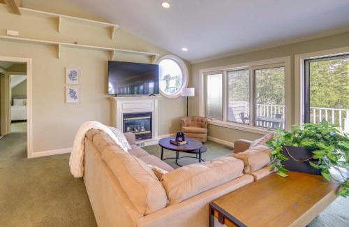 Horton House | Jackson Lakefront Retreat: Balcony & Dock Access Awaits