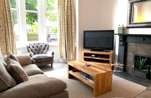 Muston House | Jackson Landing - Centrally Located House for Family Getaways