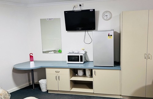 Glen Osmond Hotel | Budget-Friendly Jacksons Motor Inn with Family Amenities