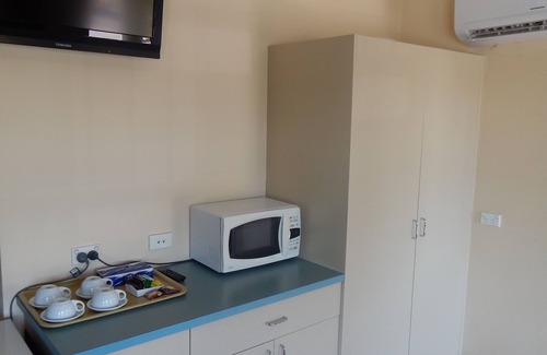 Glen Osmond Hotel | Budget-Friendly Jacksons Motor Inn with Family Amenities