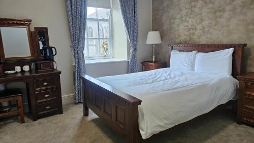 Roscommon House | Discover Jacksons Restaurant and Accommodation Experience