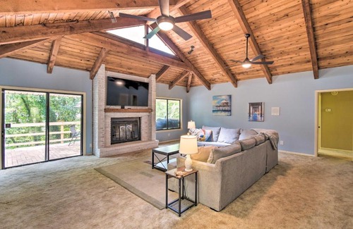 Arlington House | Inviting Jacksonville Home with 1 Acre, Near the Beach