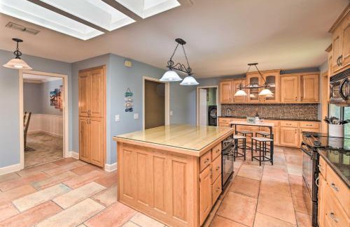 Arlington House | Inviting Jacksonville Home with 1 Acre, Near the Beach