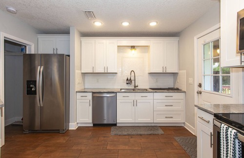 South Riverside House | Stylish 3BR Jacksonville Retreat: Rated 10/10, Pet Friendly