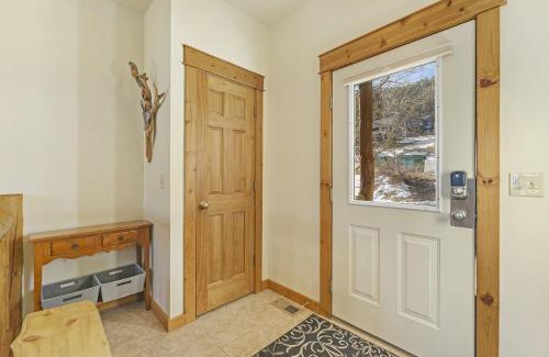 Estes Park Apartment | Discover Jackstraw Mountain 32 Condo: Family-Friendly Retreat