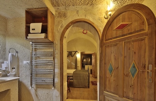 Cavusin Hotel | Discover Jacob's Cave Suites: Guest Rated 9.8, Family-Friendly
