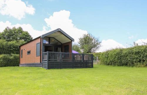 Church Stoke House | Pet-Friendly Jacob's Meadow Pod 2 with a 9.5/10 Rating