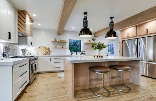 Wimberley House | Experience Jacob's Well Vineyard: Rated 10/10 with Spa & Pool