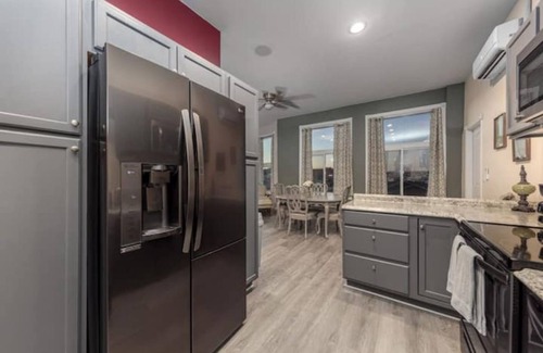Payette Apartment | Experience Elegance at Jacobsen Loft with Spa & Breakfast
