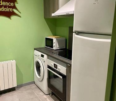 Moulins Apartment | Family-Friendly Jacquemart with Top Guest Rating of 9.1