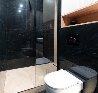 Orlowo Apartment | Relaxing Oceanfront Escape at Jacuzzi A&J Aparts Gdynia