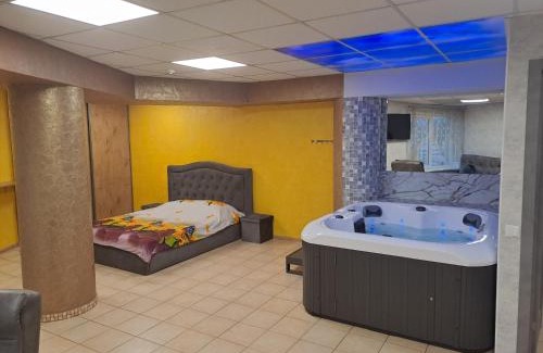 Old Town Apartment | Relaxing Jacuzzi Apartment in Historic Old Town