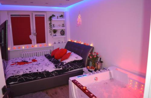 Torun Apartment | Relaxing Jacuzzi Apartment - Guest Rated 9.8/10
