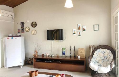Guaratuba House | Prime Location: Just Steps from Central Beach with Hot Tub