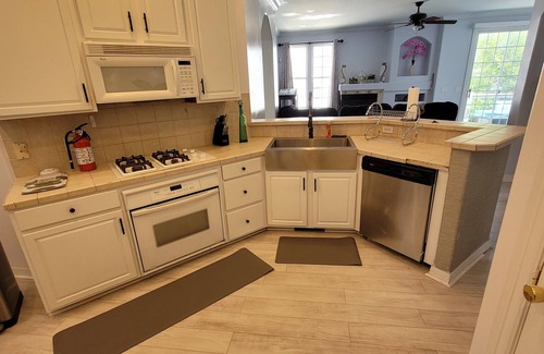 West Omaha House | Inviting Jacuzzi House Steps from Nice Park Awaits You