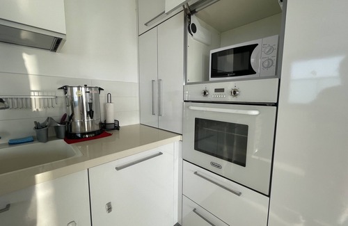 Netanya Apartment | Sea View Penthouse with Hot Tub in Natanya Awaits You