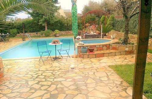 Chalcis Apartment | Pet-Friendly Jacuzzi Pool House with Ocean View