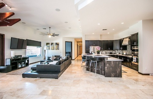 Shea North Estates House | Indulge in a Jacuzzi & Private Pool Retreat in Scottsdale