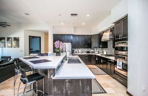 Shea North Estates House | Indulge in a Jacuzzi & Private Pool Retreat in Scottsdale