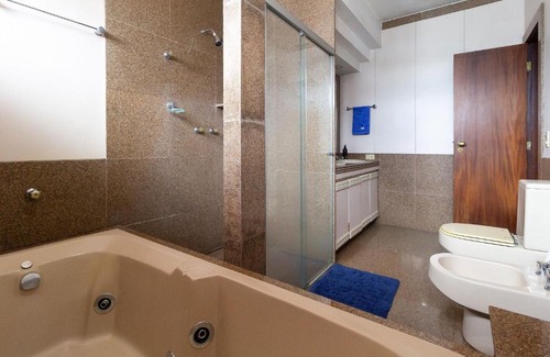 Bandeirantes Apartment | Private Jacuzzi with Scenic Views at Lagoa da Pampulha