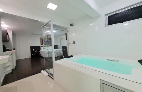 Sao Luiz Apartment | Indulge in a Private Jacuzzi at Pampulha Retreat